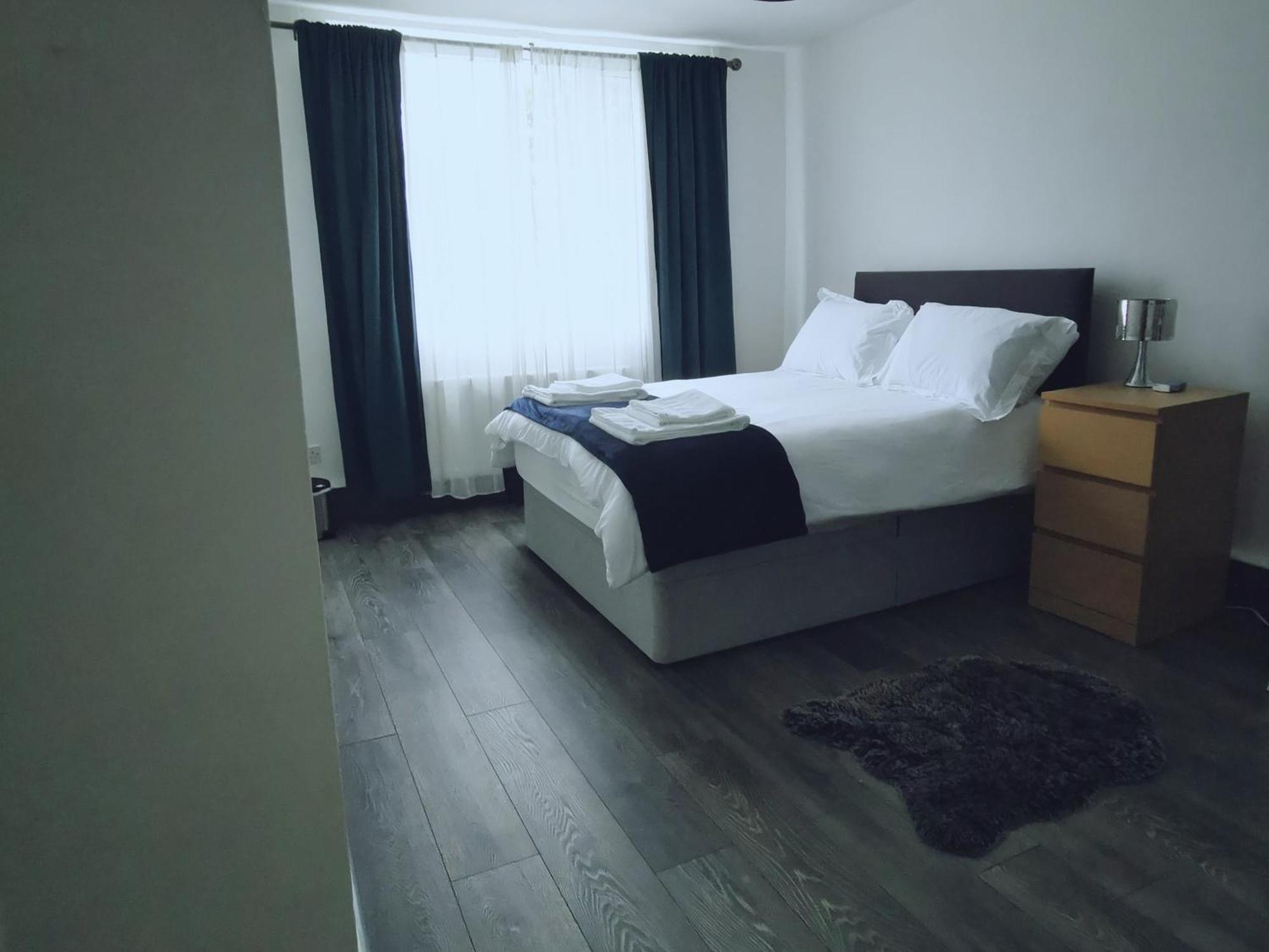 Entire 1 Bed Spacious Apartment, Private Balcony & Study Room Near City Whitehouse  Екстериор снимка