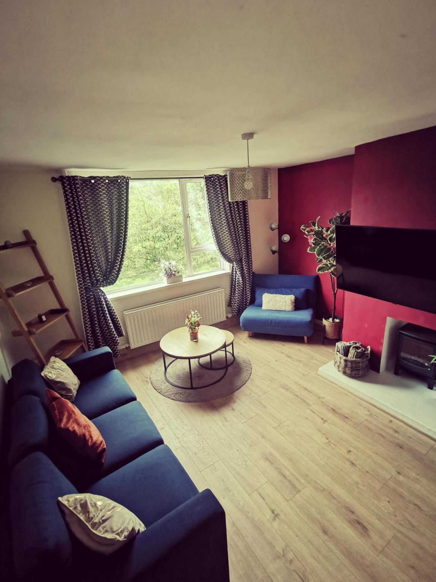 Entire 1 Bed Spacious Apartment, Private Balcony & Study Room Near City Whitehouse  Екстериор снимка